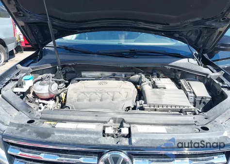 2021 Volkswagen Tiguan 2.0T Se/2.0T Se R-Line Black/2.0T Sel from USA, damaged, VIN 3VV2B7AX4MM121545